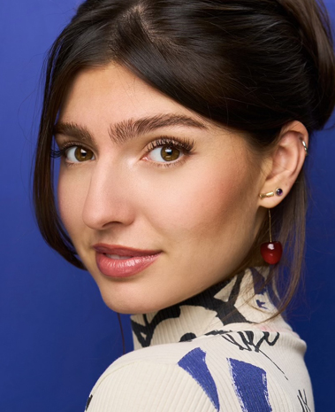 Headshot of Alessandra Casanova